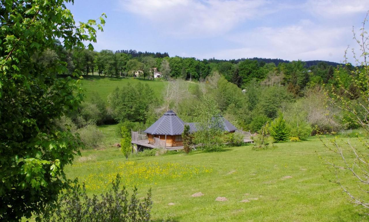 Les Roulottes Et Cabanes Du Livradois Affittacamere Cunlhat Esterno foto