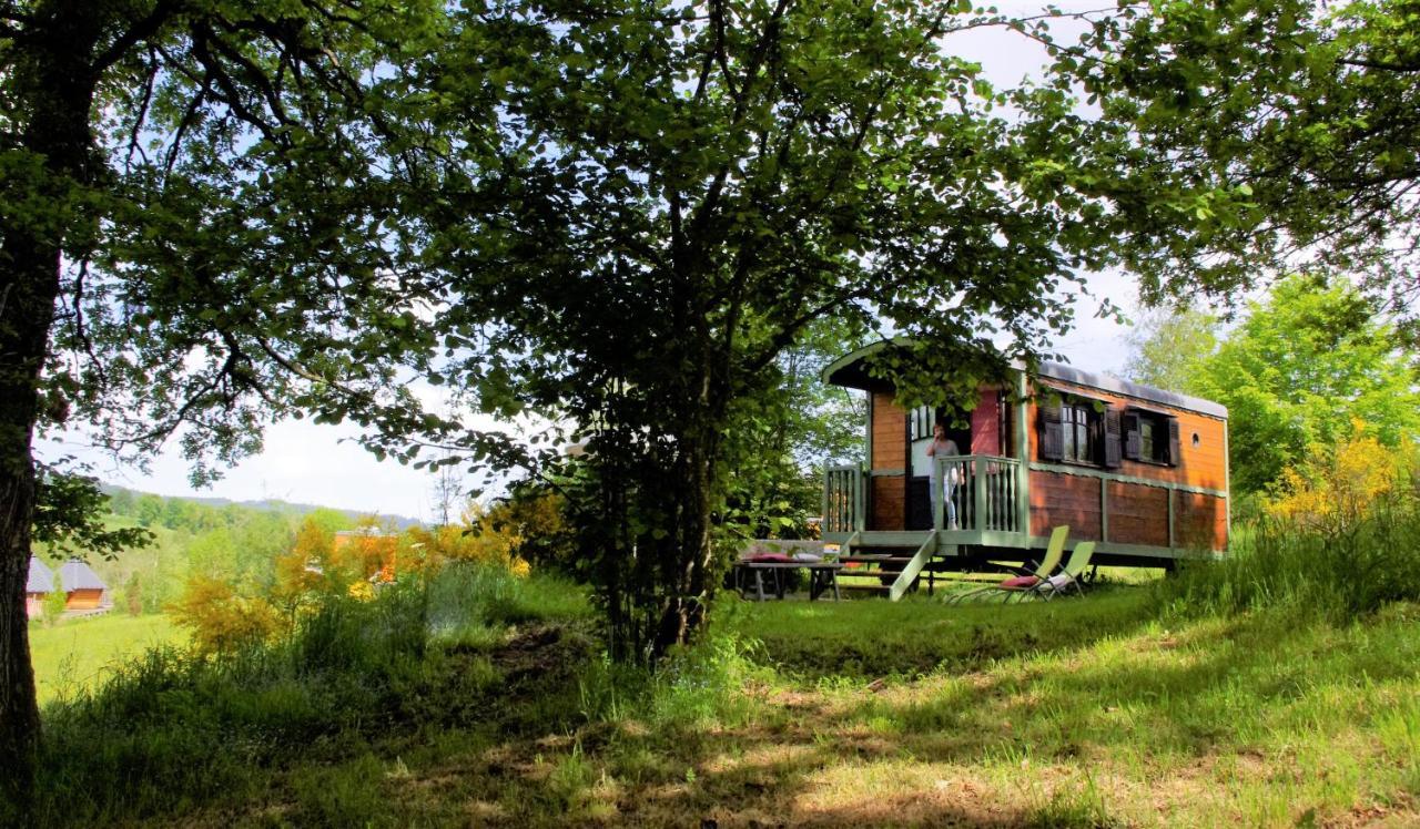 Les Roulottes Et Cabanes Du Livradois Affittacamere Cunlhat Esterno foto